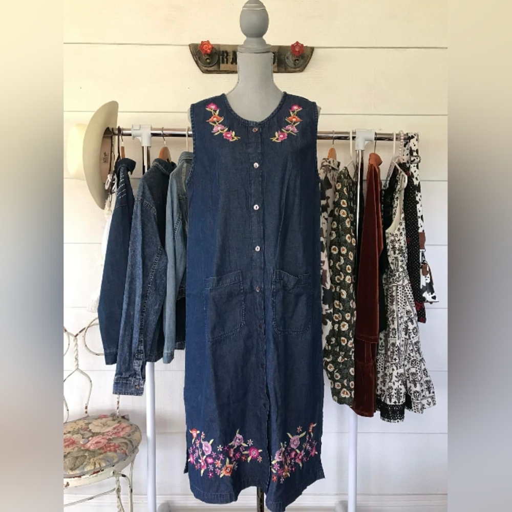 Country Store Floral Embrodiered Button Down Maxi Dress Womens Size Medium